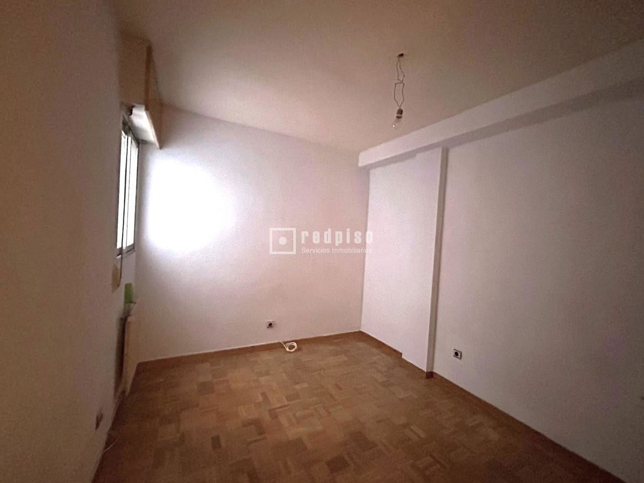 Piso en venta en  calle Vergara, San Fernando de Henares, Madrid  7/13