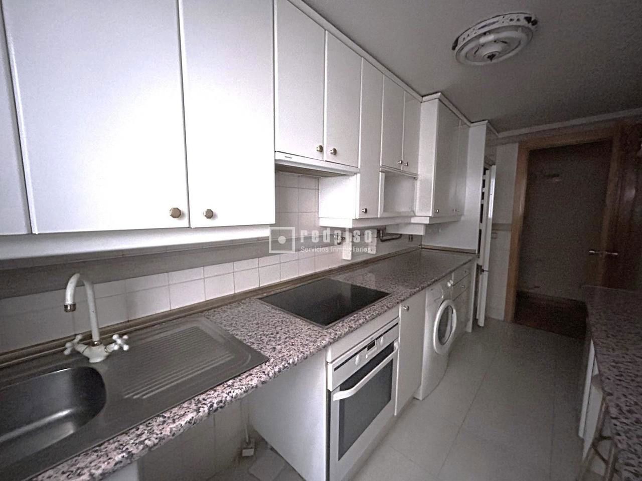 Piso en venta en  calle Vergara, San Fernando de Henares, Madrid  4/13