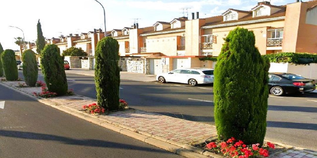 Casa en venta en  Parla, Madrid  1/1