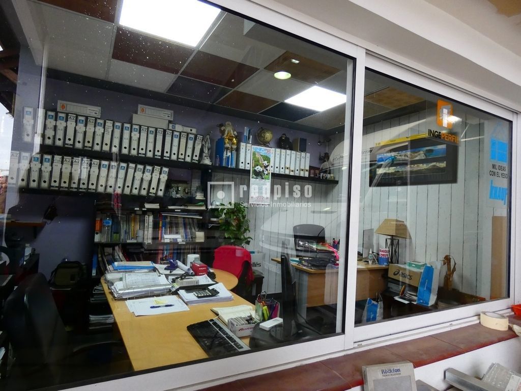 Industrial en venta en  avenida Washington, Cruz de Humilladero, Málaga  7/15