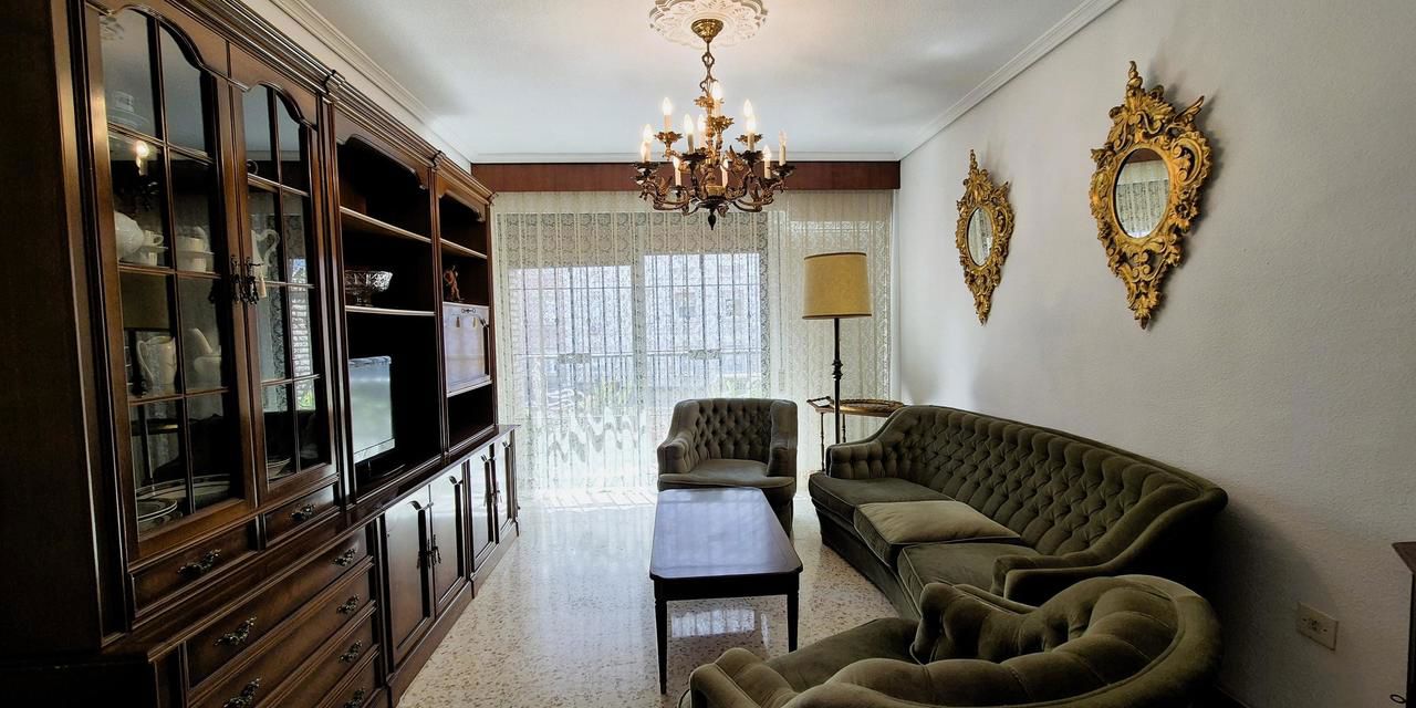 Piso en alquiler en  Casco Antiguo, Sevilla  1/1