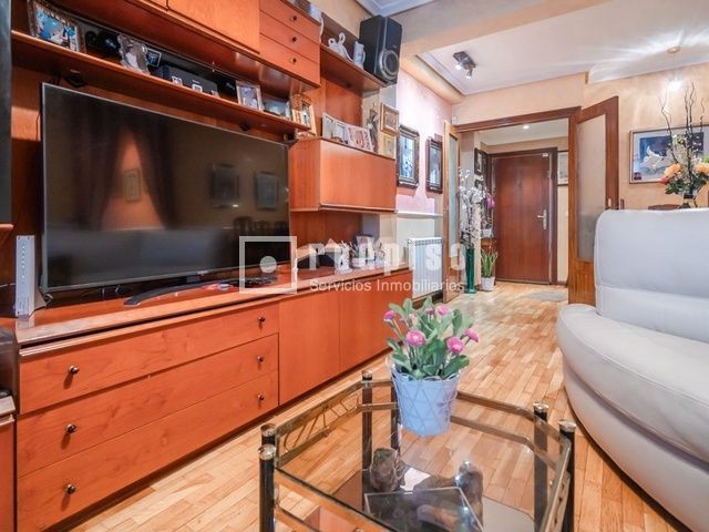 Piso en venta en  calle Baleares, Móstoles, Madrid  7/31