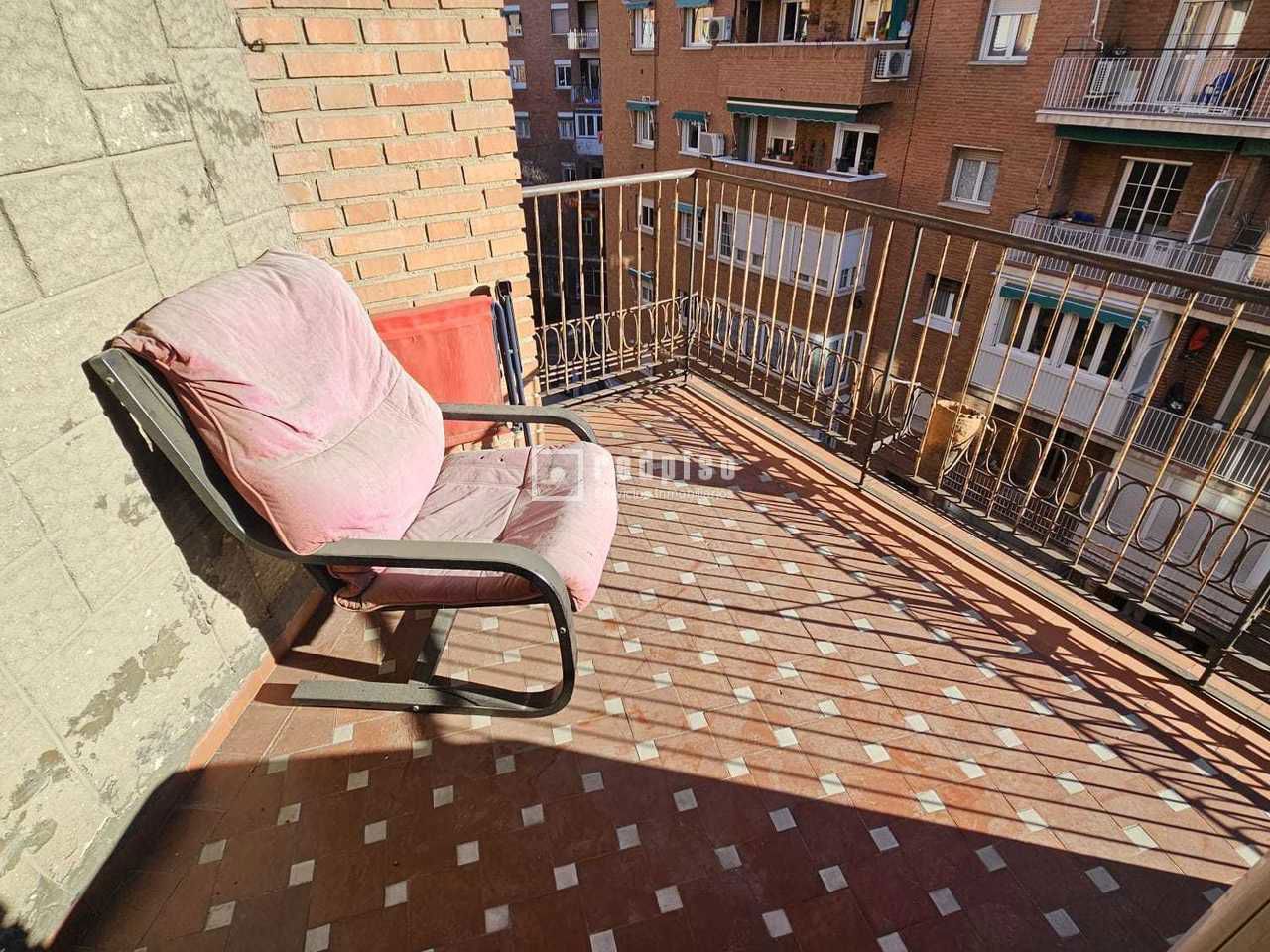 Piso en venta en  calle de Cáceres, Madrid  1/1