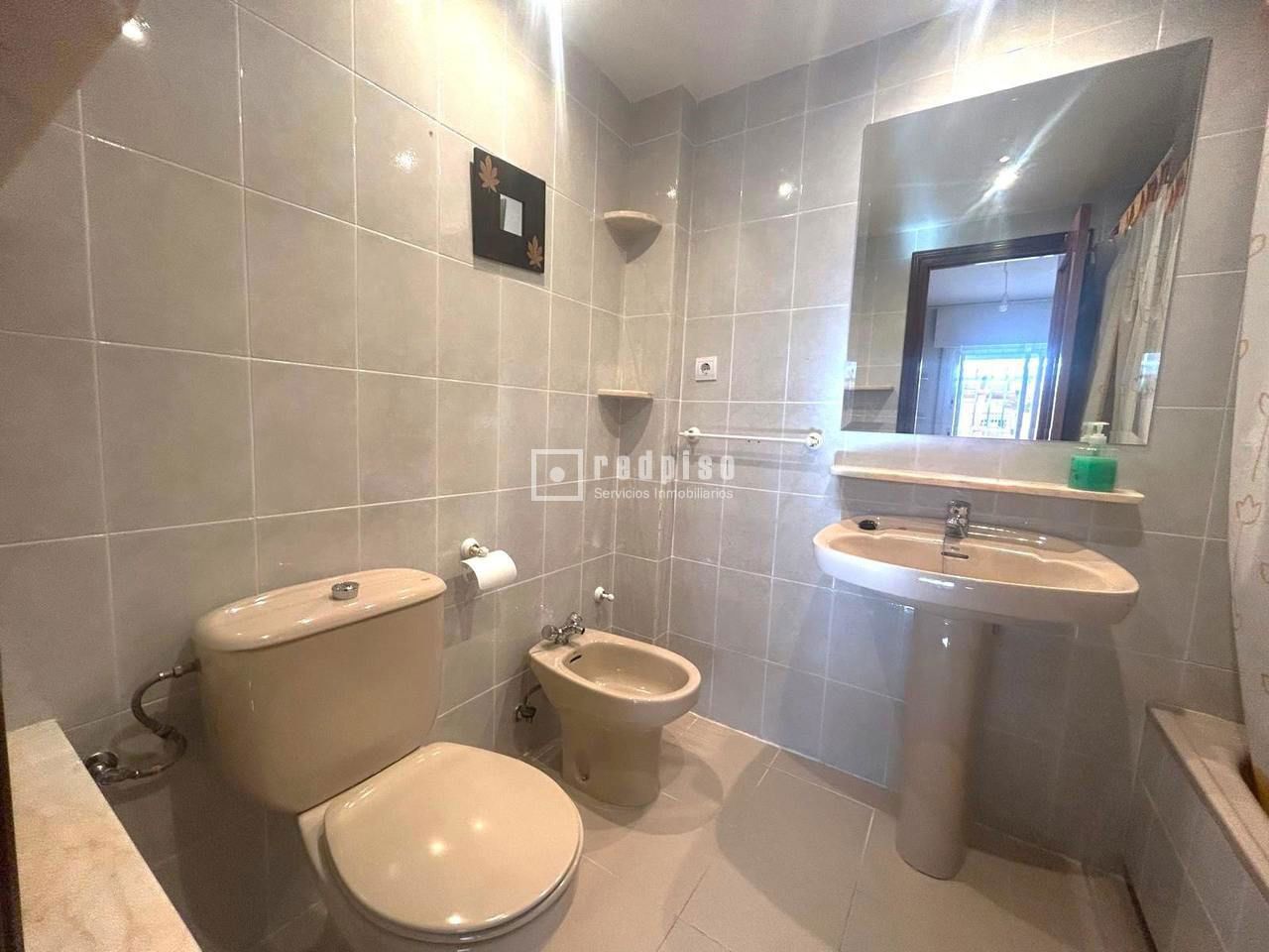 Piso en venta en  avenida de Algorta, San Fernando de Henares, Madrid  11/14