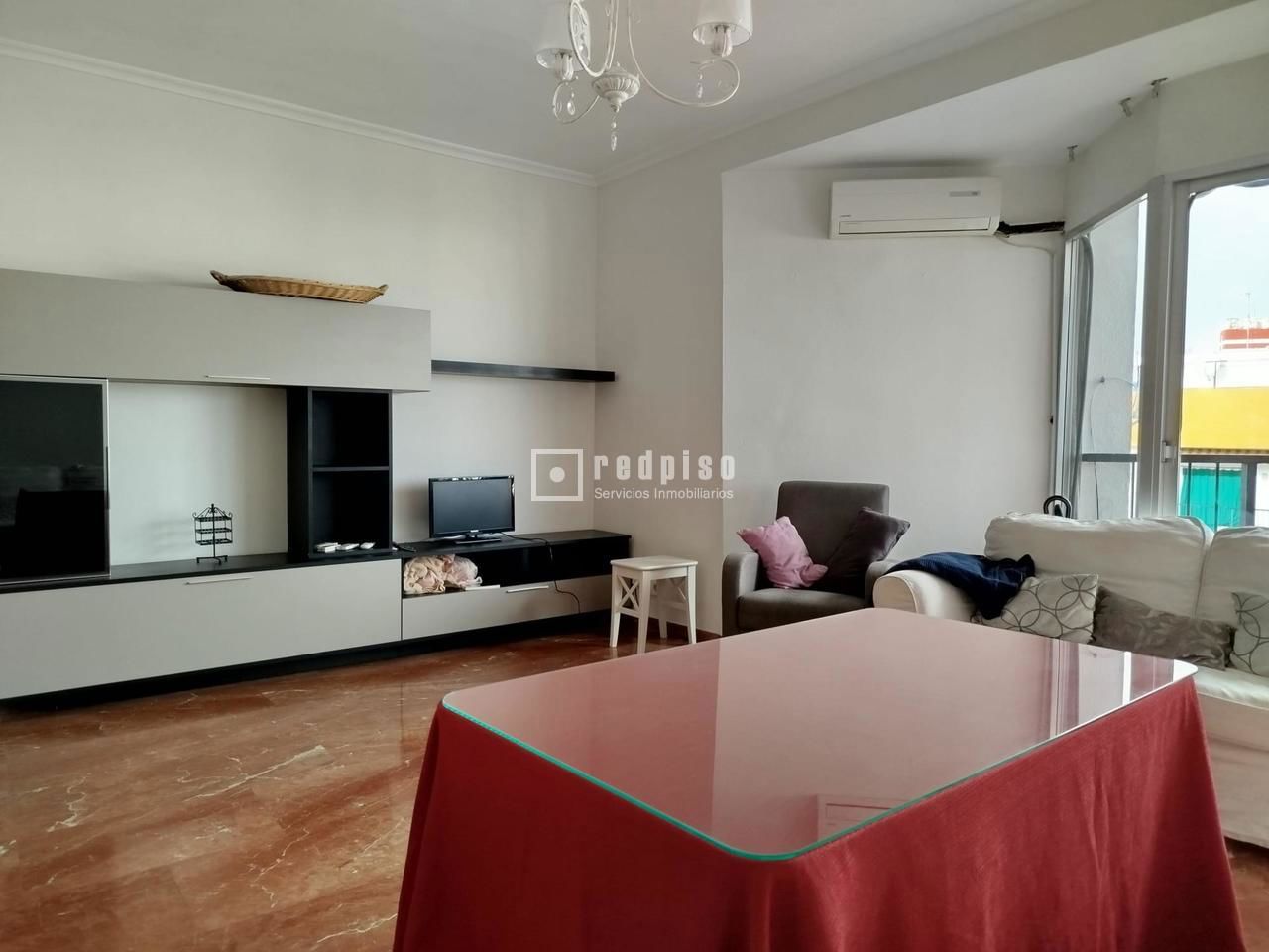 Piso en alquiler en  calle de San Vicente de Paúl, Sevilla  3/36