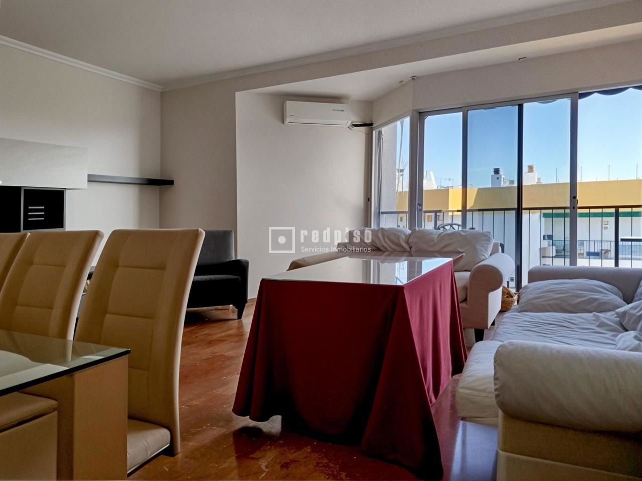 Piso en alquiler en  calle de San Vicente de Paúl, Sevilla  4/36