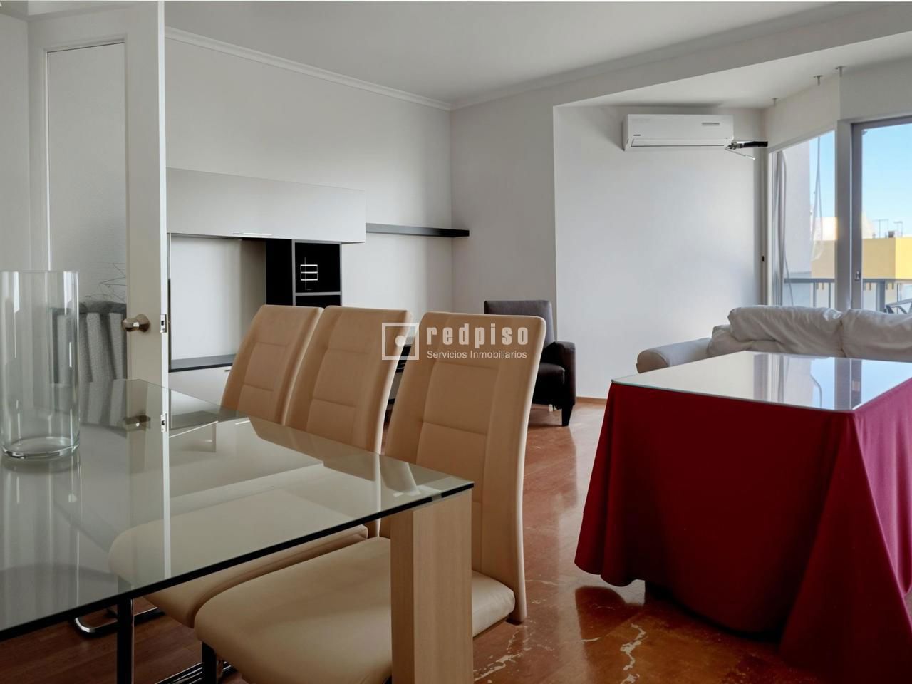 Piso en alquiler en  calle de San Vicente de Paúl, Sevilla  5/36