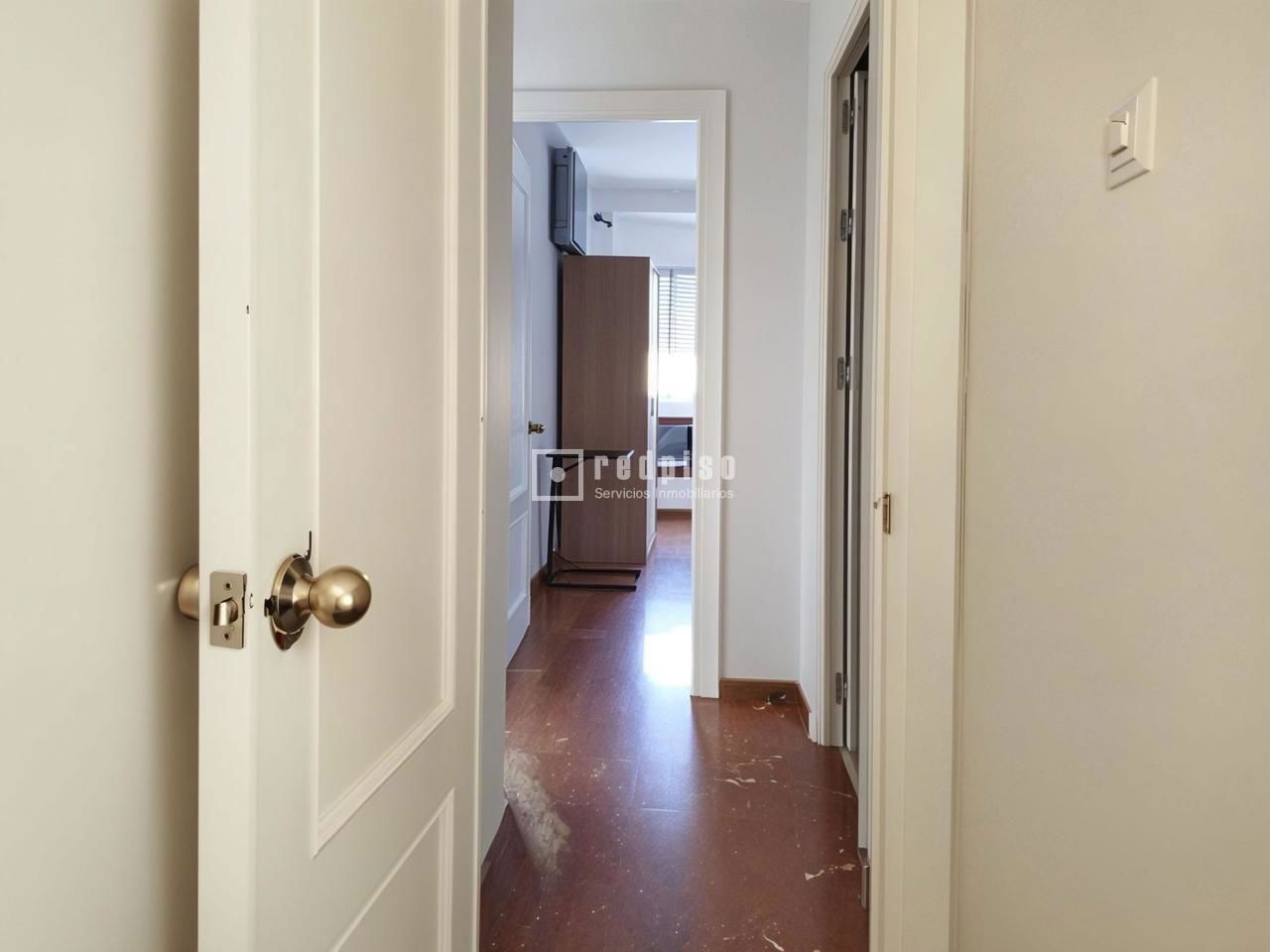 Piso en alquiler en  calle de San Vicente de Paúl, Sevilla  31/36