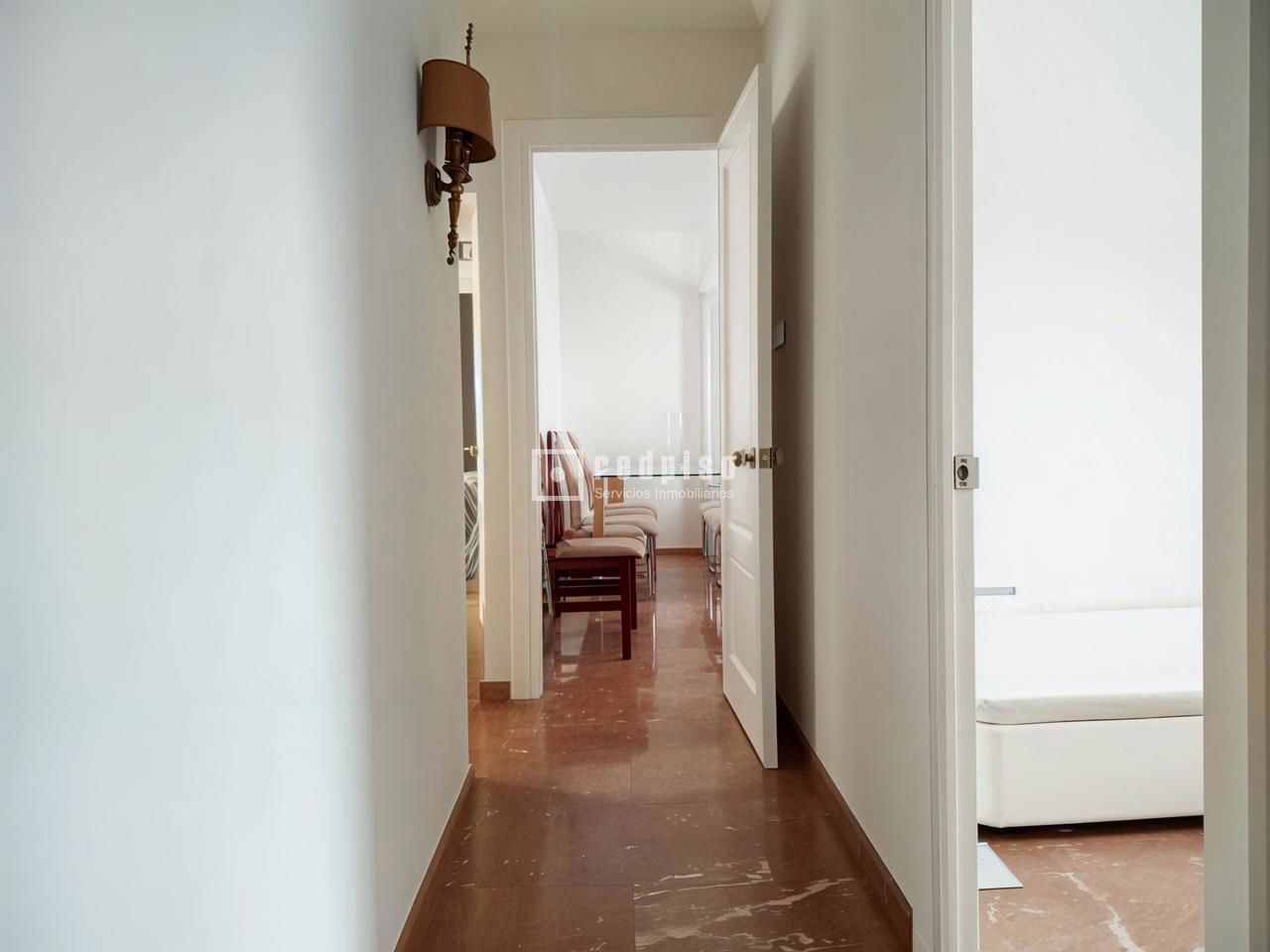 Piso en alquiler en  calle de San Vicente de Paúl, Sevilla  33/36