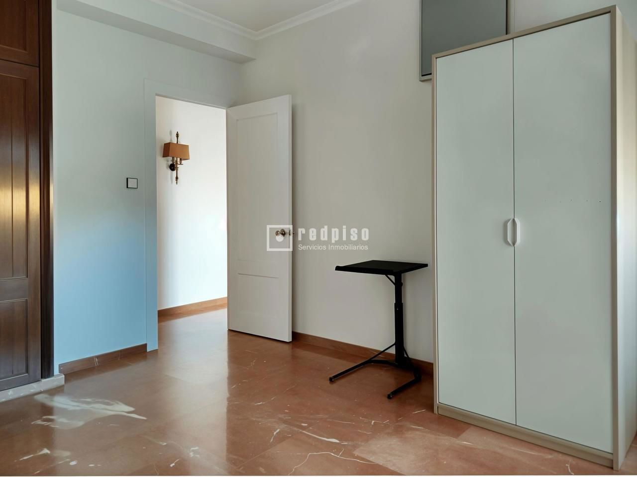 Piso en alquiler en  calle de San Vicente de Paúl, Sevilla  20/36