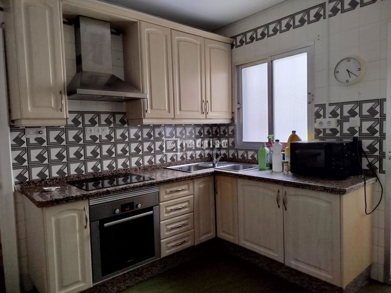 Piso en alquiler en  calle de San Vicente de Paúl, Sevilla  12/36