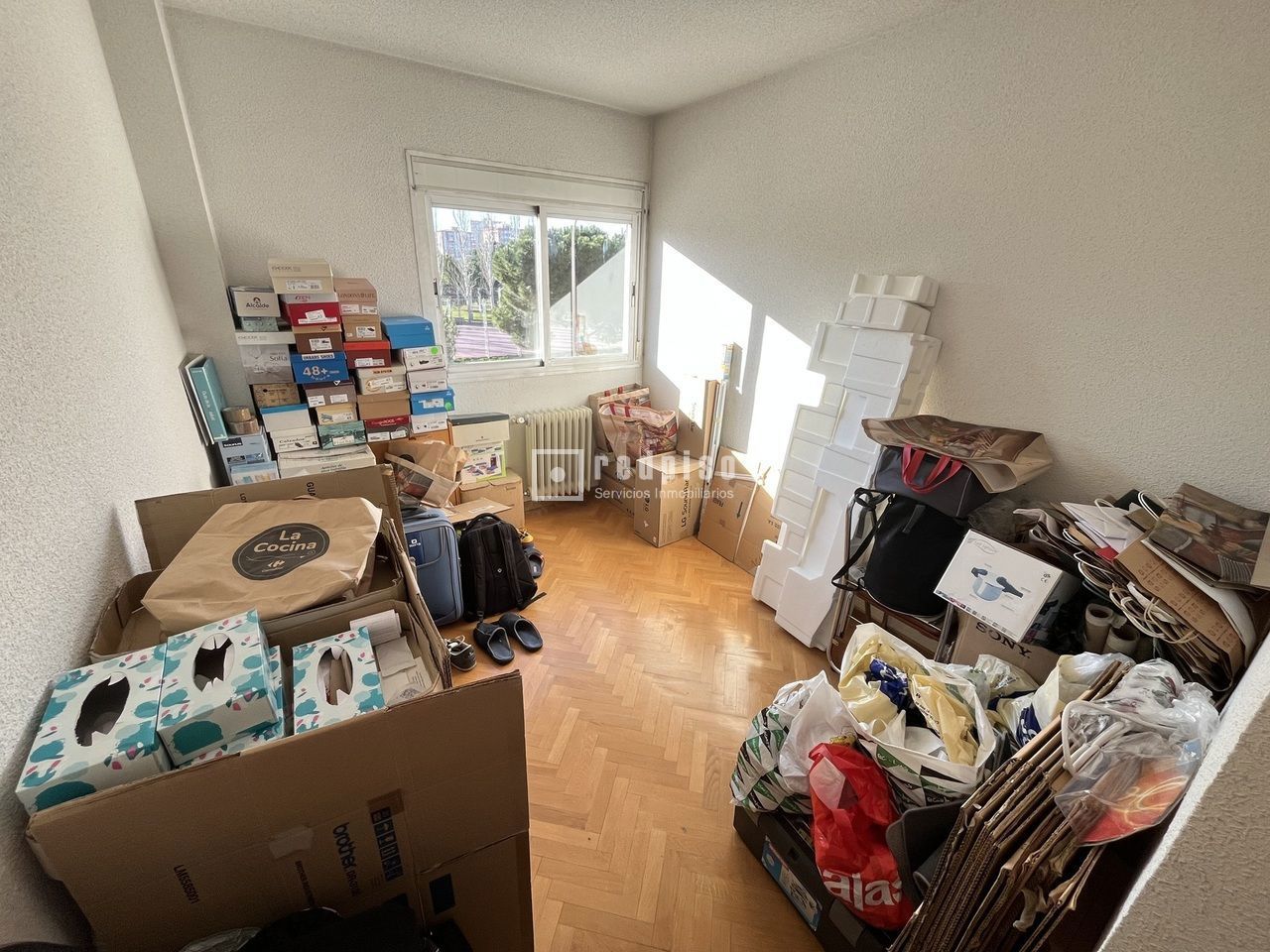 Piso en venta en calle De Navia, Latina, Madrid 12/29