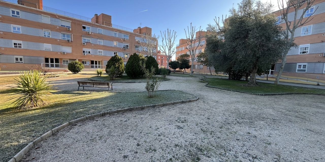 Piso en venta en  calle de Navia, Latina, Madrid  1/1