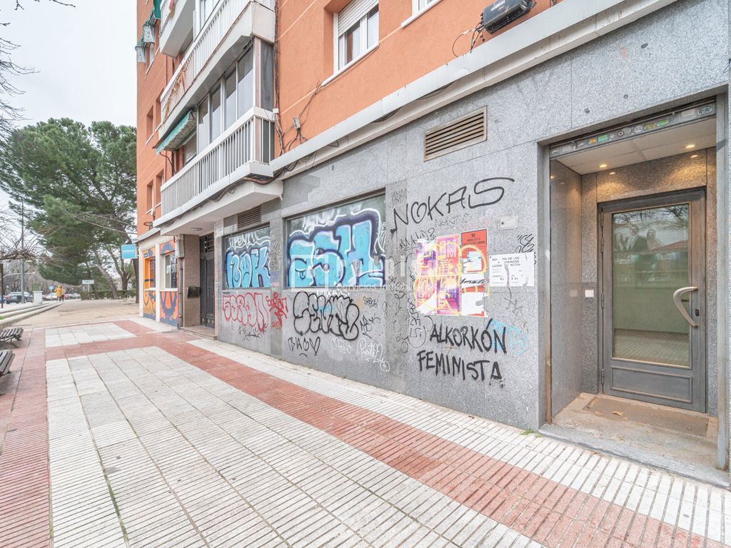 Local en venta en  Alcorcón, Madrid  30/31