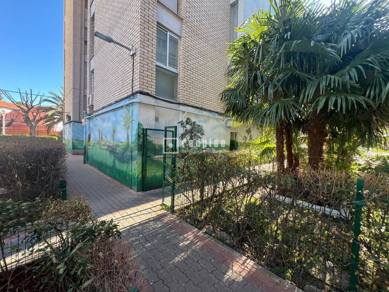 Local en alquiler en  calle de Illescas, Latina, Madrid  1/1