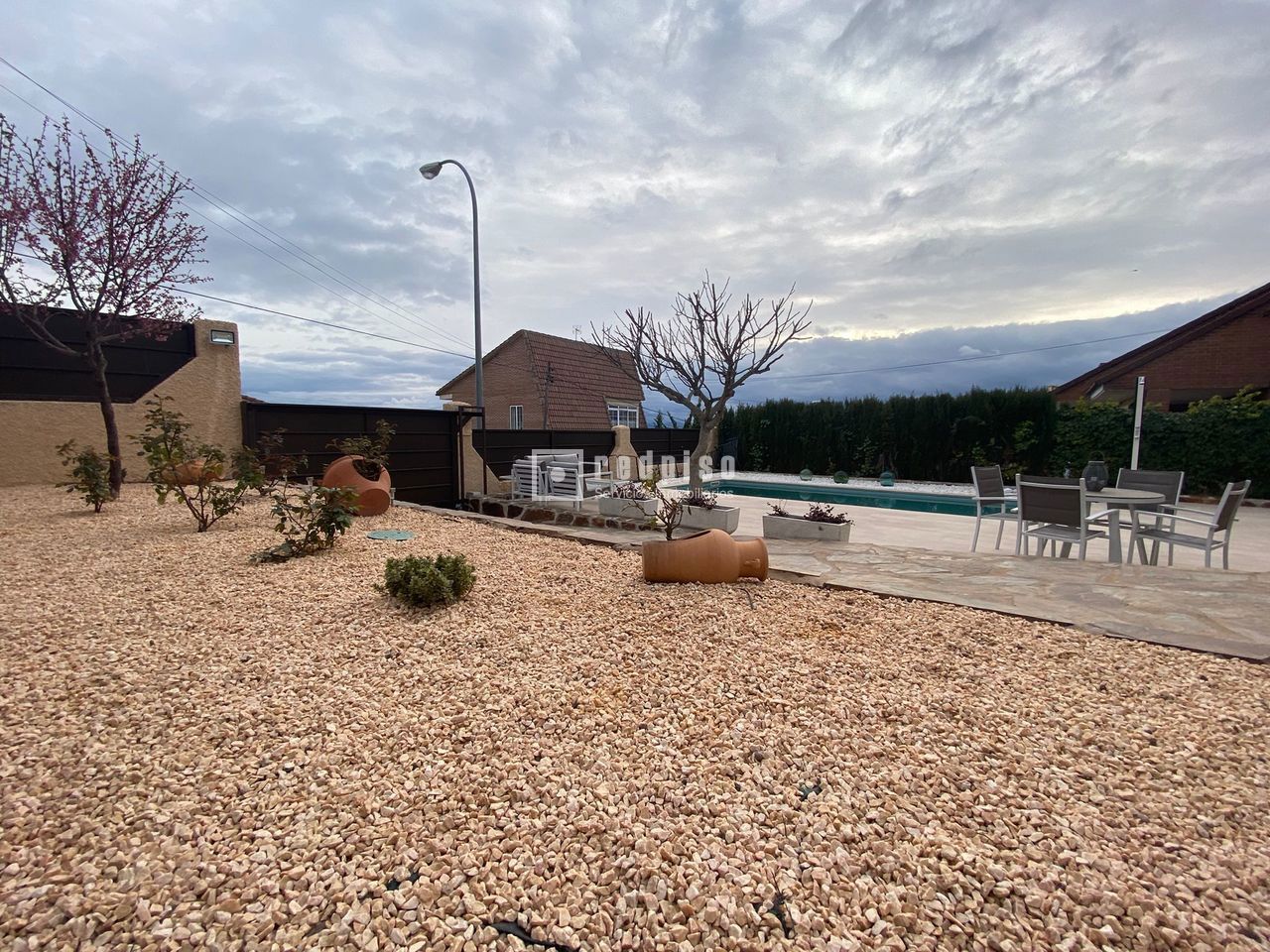 Casa en venta en  calle del Águila, Dominio de Fontenebro, Madrid  42/44