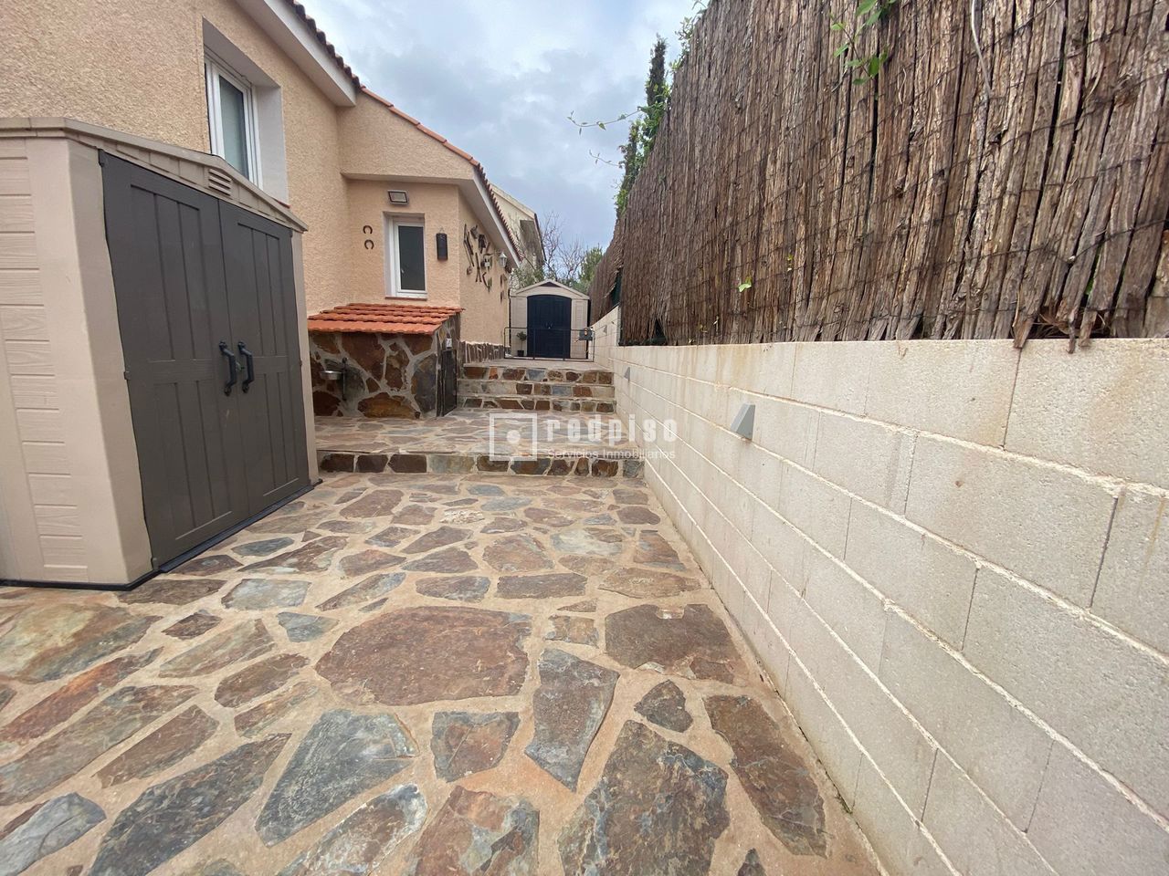 Casa en venta en  calle del Águila, Dominio de Fontenebro, Madrid  43/44