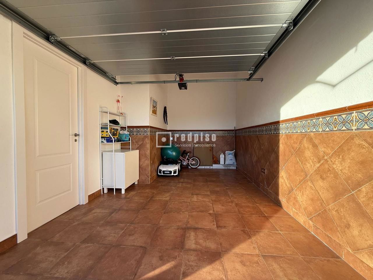 Casa en venta en  calle del Águila, Dominio de Fontenebro, Madrid  36/44