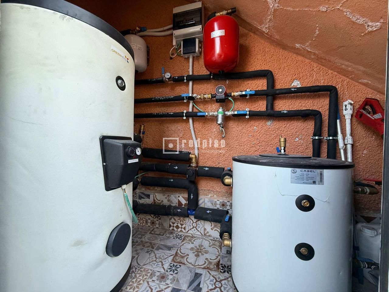 Casa en venta en  calle del Águila, Dominio de Fontenebro, Madrid  40/44