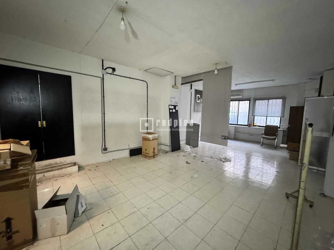 Local en venta en calle De Rogelio Folgueras, Puente De Vallecas, Madrid 2/5