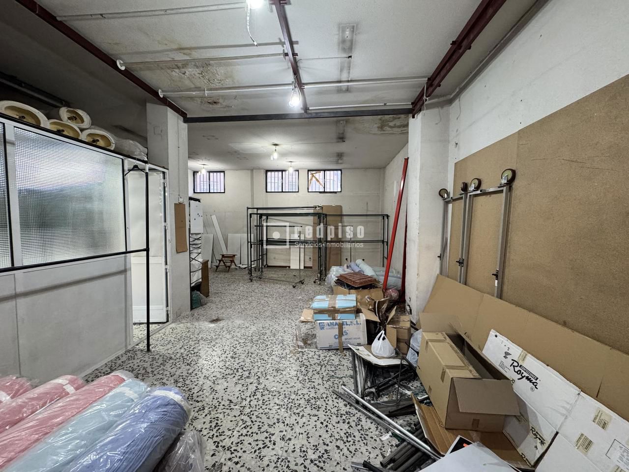 Local en venta en  calle de Rogelio Folgueras, Puente de Vallecas, Madrid  1/1