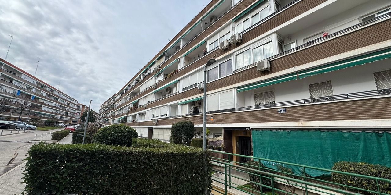 Piso en venta en  calle de Camarena, Latina, Madrid  1/1