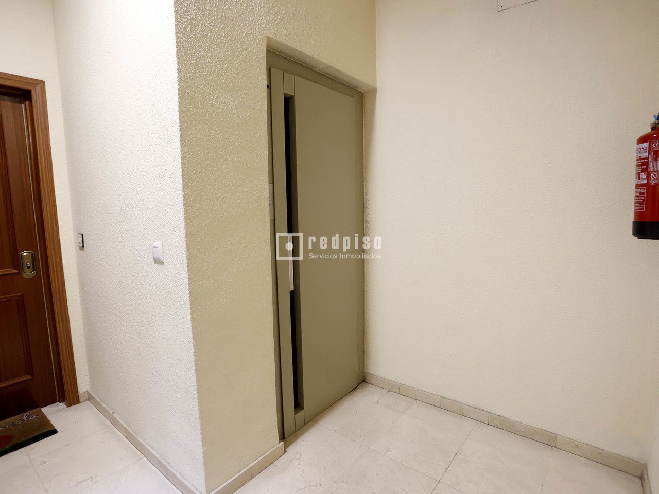 Piso en venta en calle De Santa Águeda, Madrid, Madrid 18/22