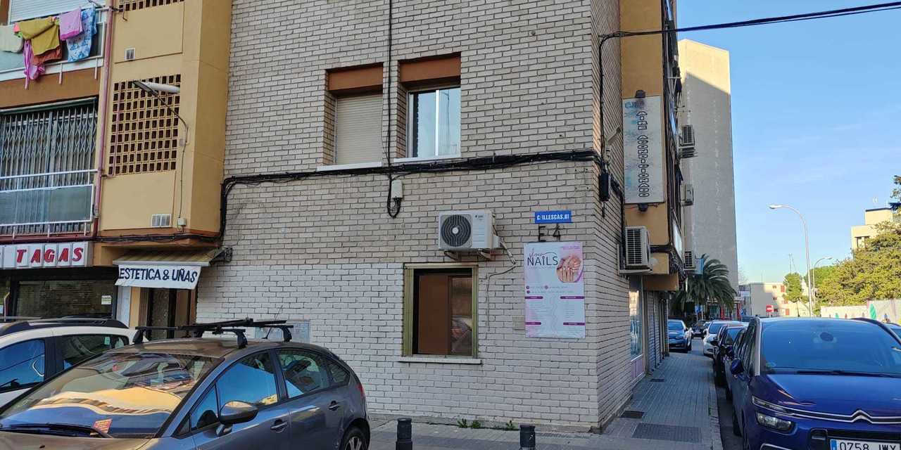 Local en alquiler en  calle de Illescas, Latina, Madrid  1/1