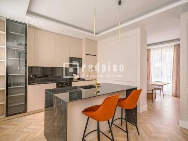Piso en venta en calle De Lope De Rueda, Madrid, Madrid 3/13