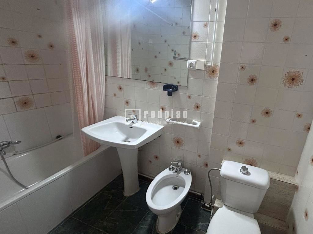 Piso en venta en  calle de Cáceres, Coslada, Madrid  9/11