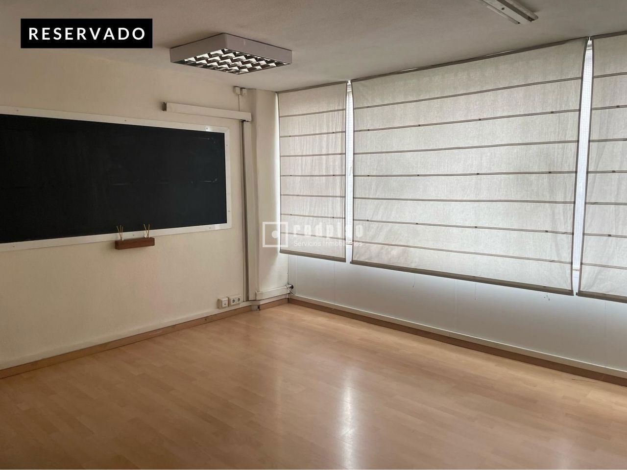 Piso en venta en plaza De Los Pinazo, Villaverde, Madrid 2/10