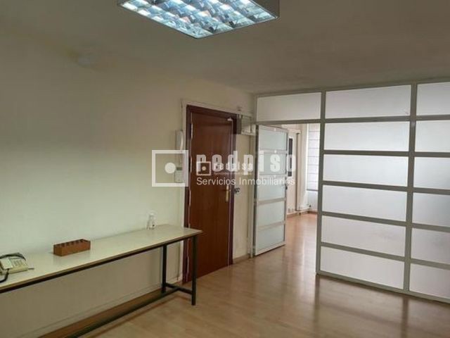 Piso en venta en plaza De Los Pinazo, Villaverde, Madrid 7/10