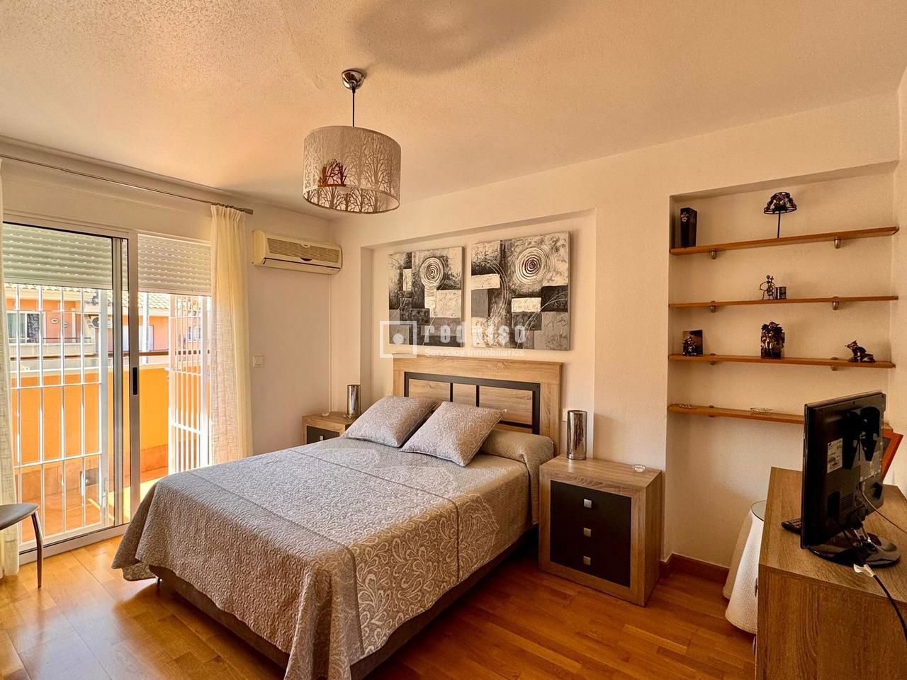 Casa en venta en  calle del Pintor Almela Costa, Murcia  38/59