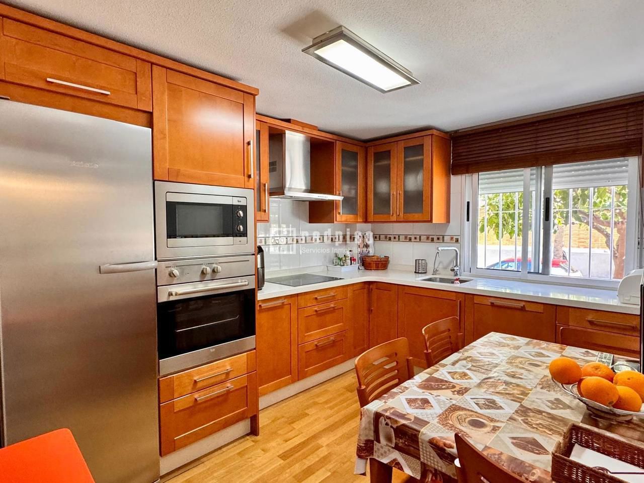 Casa en venta en  calle del Pintor Almela Costa, Murcia  13/59