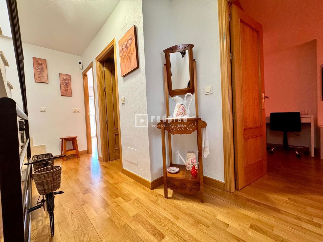 Casa en venta en  calle del Pintor Almela Costa, Murcia  24/59