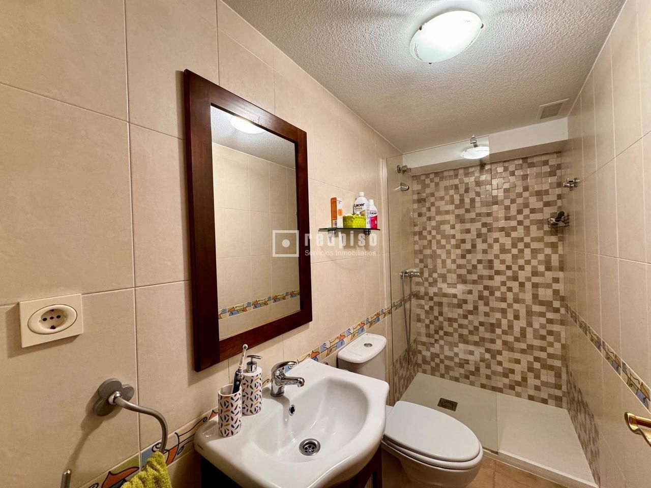 Casa en venta en  calle del Pintor Almela Costa, Murcia  12/59