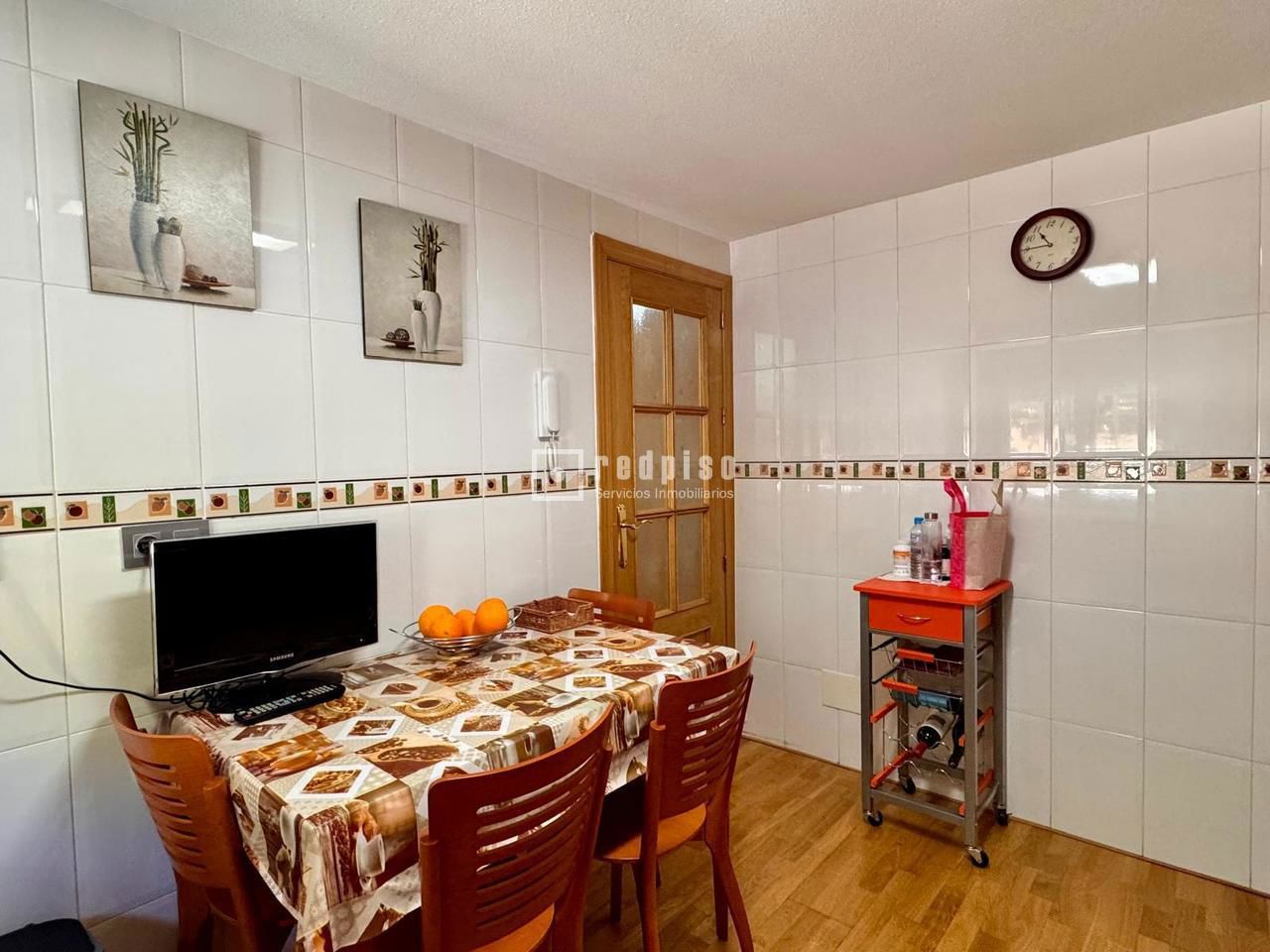 Casa en venta en  calle del Pintor Almela Costa, Murcia  18/59