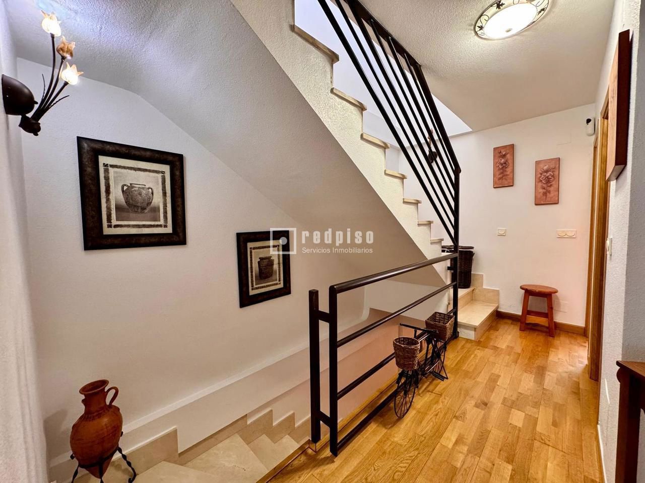 Casa en venta en  calle del Pintor Almela Costa, Murcia  23/59