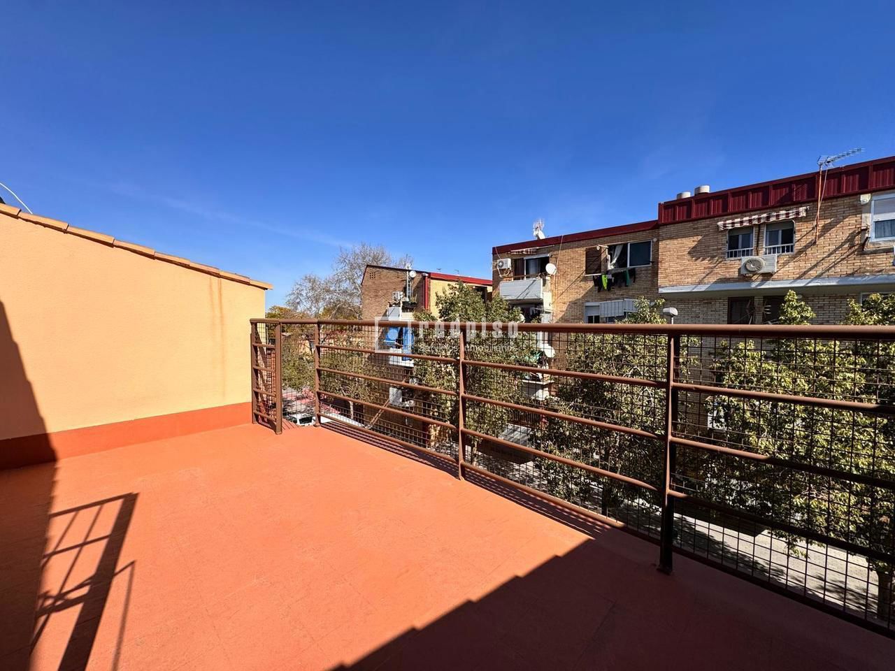 Casa en venta en  calle del Pintor Almela Costa, Murcia  51/59