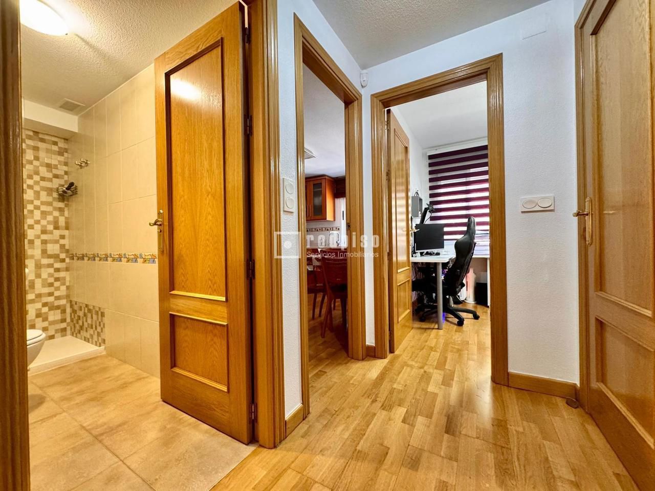 Casa en venta en  calle del Pintor Almela Costa, Murcia  11/59