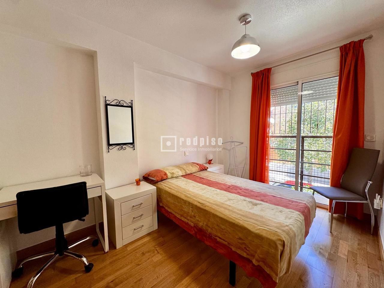 Casa en venta en  calle del Pintor Almela Costa, Murcia  28/59