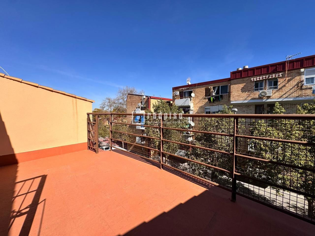 Casa en venta en  calle del Pintor Almela Costa, Murcia  52/59