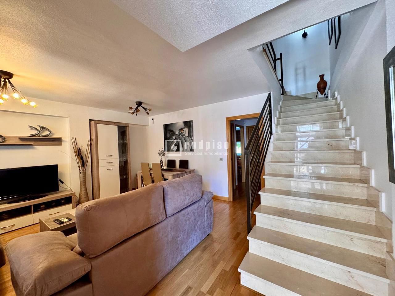 Casa en venta en  calle del Pintor Almela Costa, Murcia  5/59