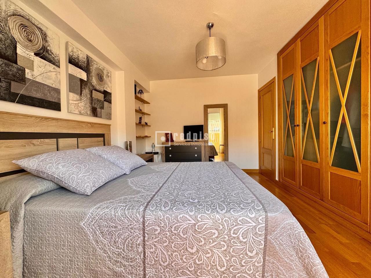 Casa en venta en  calle del Pintor Almela Costa, Murcia  34/59