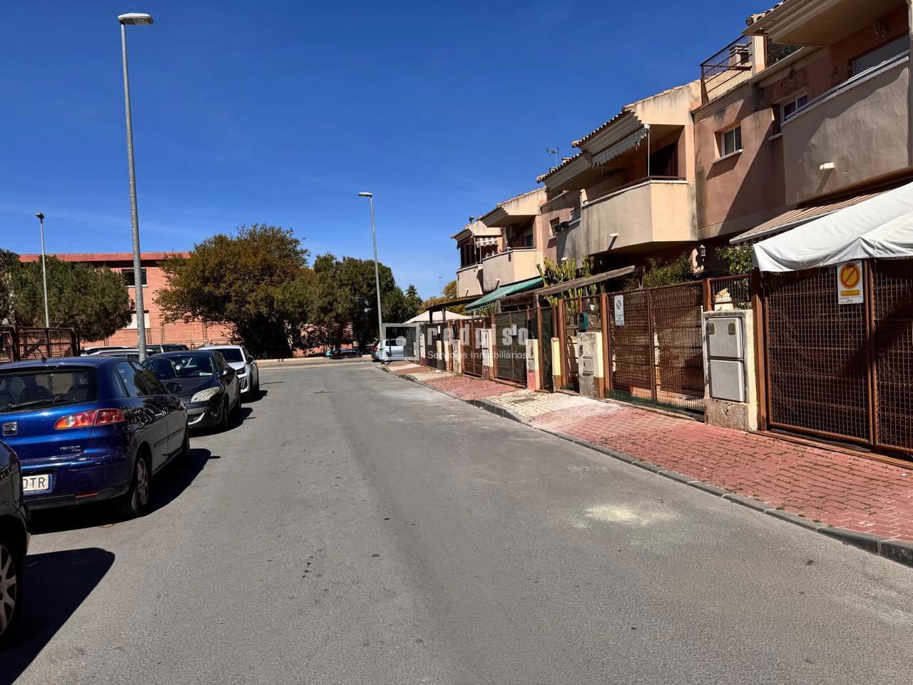 Casa en venta en  calle del Pintor Almela Costa, Murcia  57/59