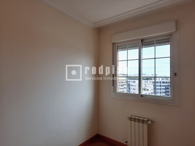 Piso en alquiler en  avenida de Francisco Pi y Margall, Madrid  23/52