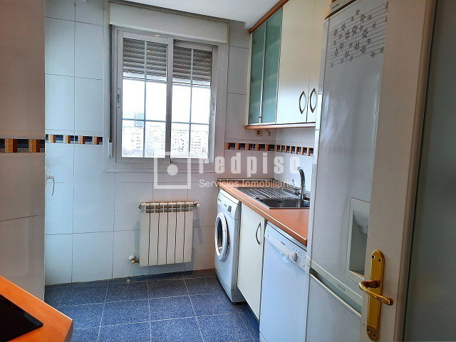 Piso en alquiler en  avenida de Francisco Pi y Margall, Madrid  11/52