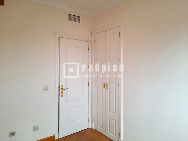 Piso en alquiler en  avenida de Francisco Pi y Margall, Madrid  22/52