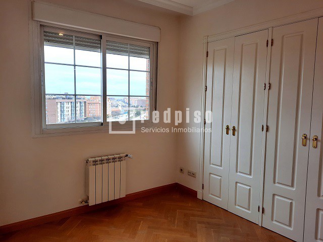 Piso en alquiler en  avenida de Francisco Pi y Margall, Madrid  35/52