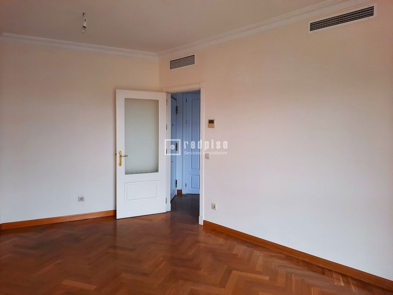 Piso en alquiler en  avenida de Francisco Pi y Margall, Madrid  10/52